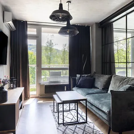 N-apartament アパート ウストロン